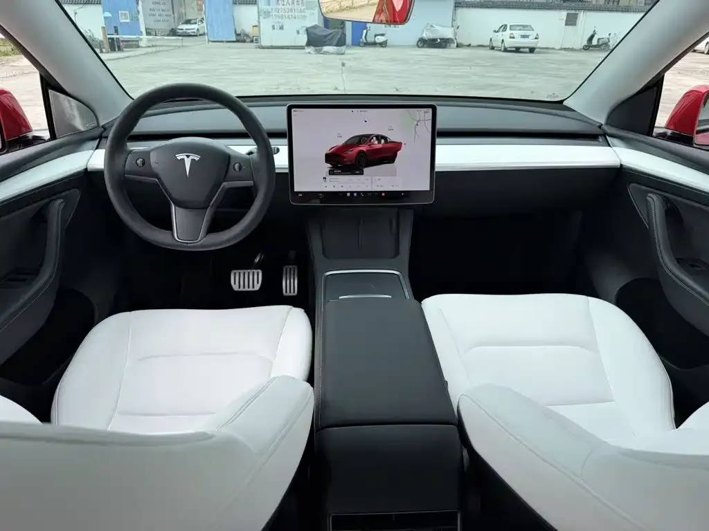 Tesla Model Y — фото 3