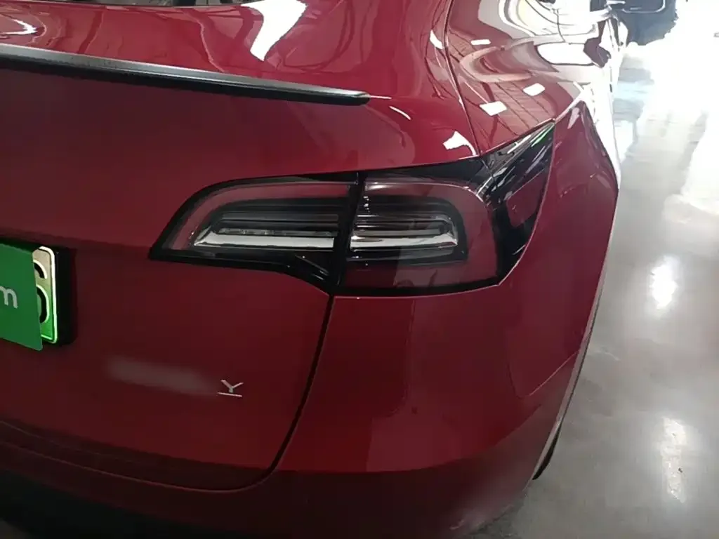 Tesla Model Y — фото 5