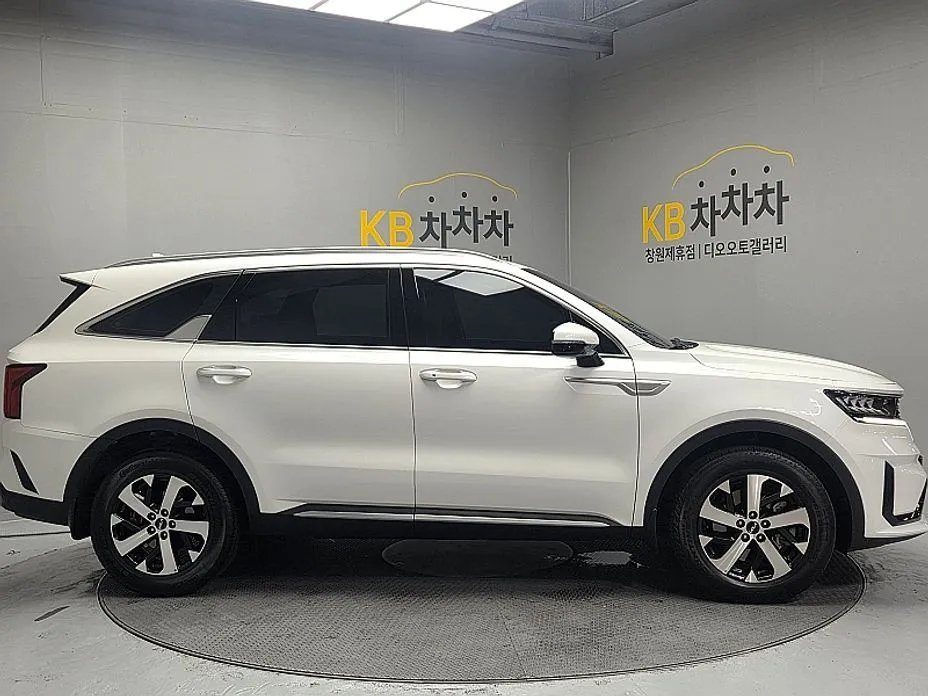 Kia Sorento — фото 9
