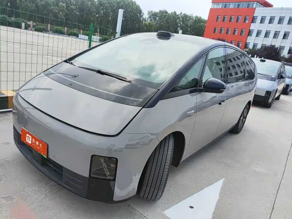 Li Auto MEGA — фото 1