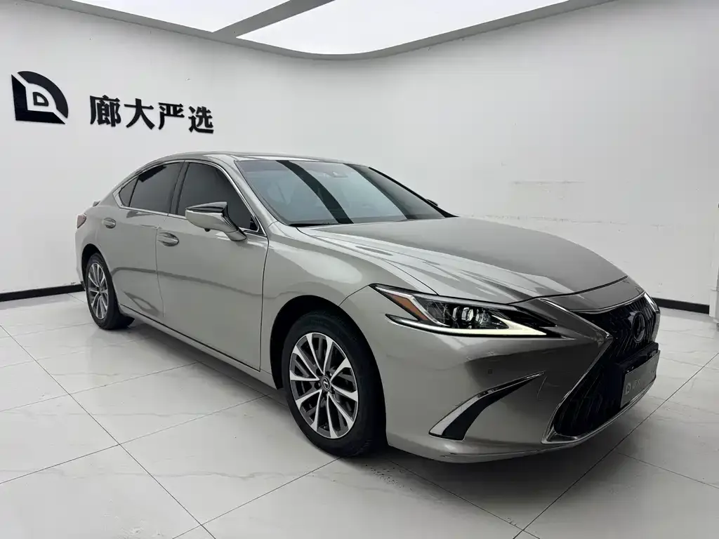 Lexus ES — фото 10