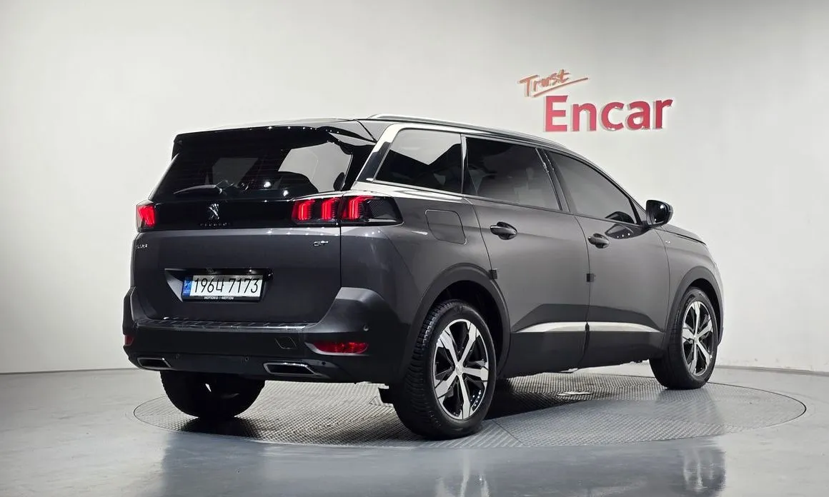 Peugeot 5008 — фото 4