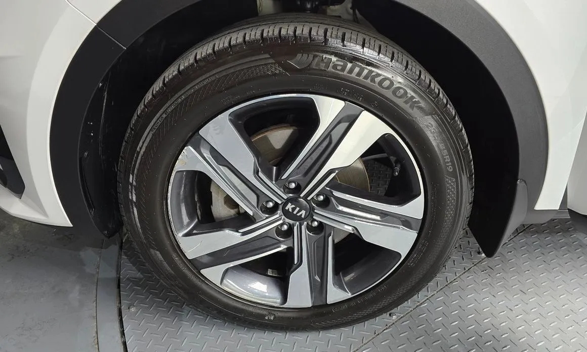 Kia Sorento — фото 10