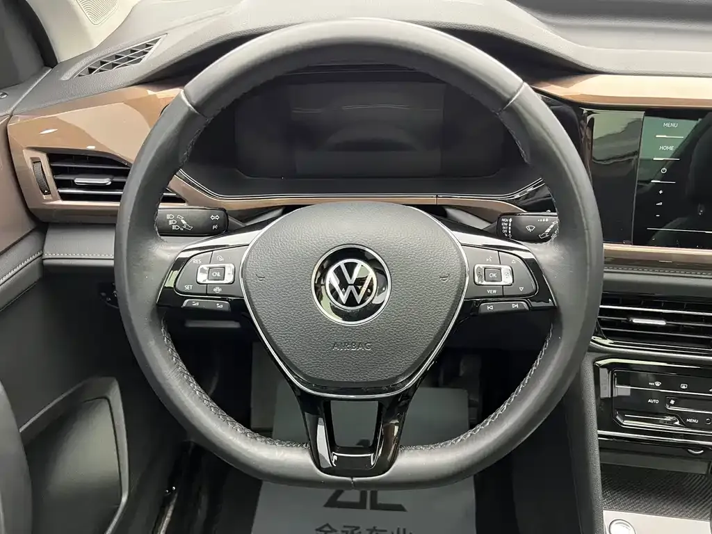 Volkswagen Tharu — фото 6
