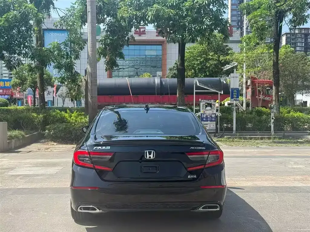 Honda Accord — фото 9