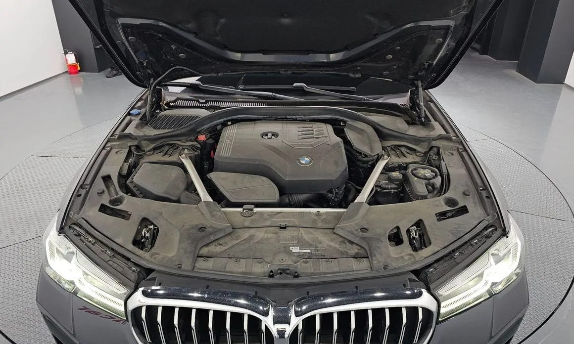 BMW 5-Series — фото 10
