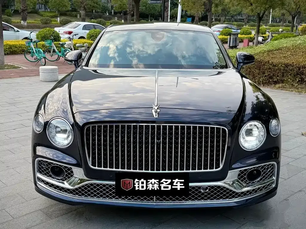 Bentley Flying Spur — фото 8