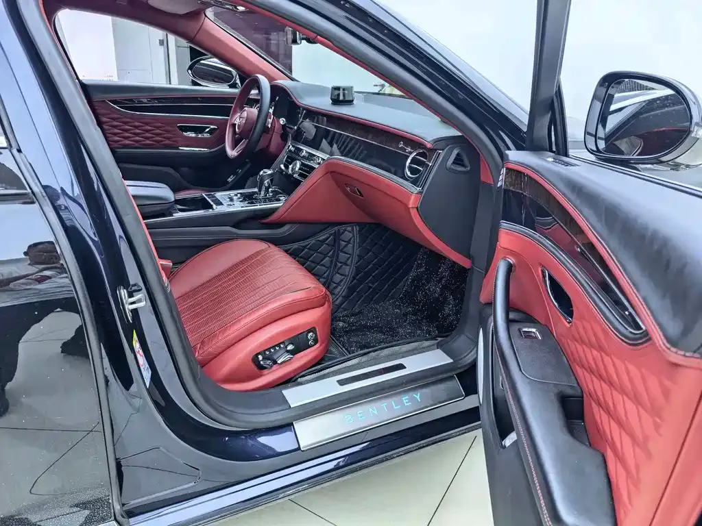 Bentley Flying Spur — фото 5