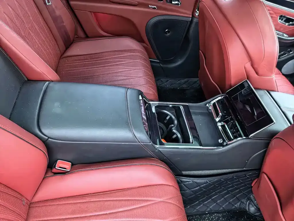 Bentley Flying Spur — фото 7