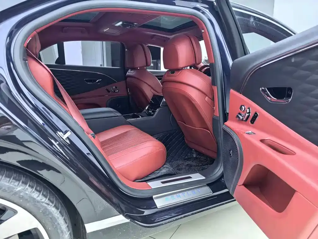 Bentley Flying Spur — фото 2