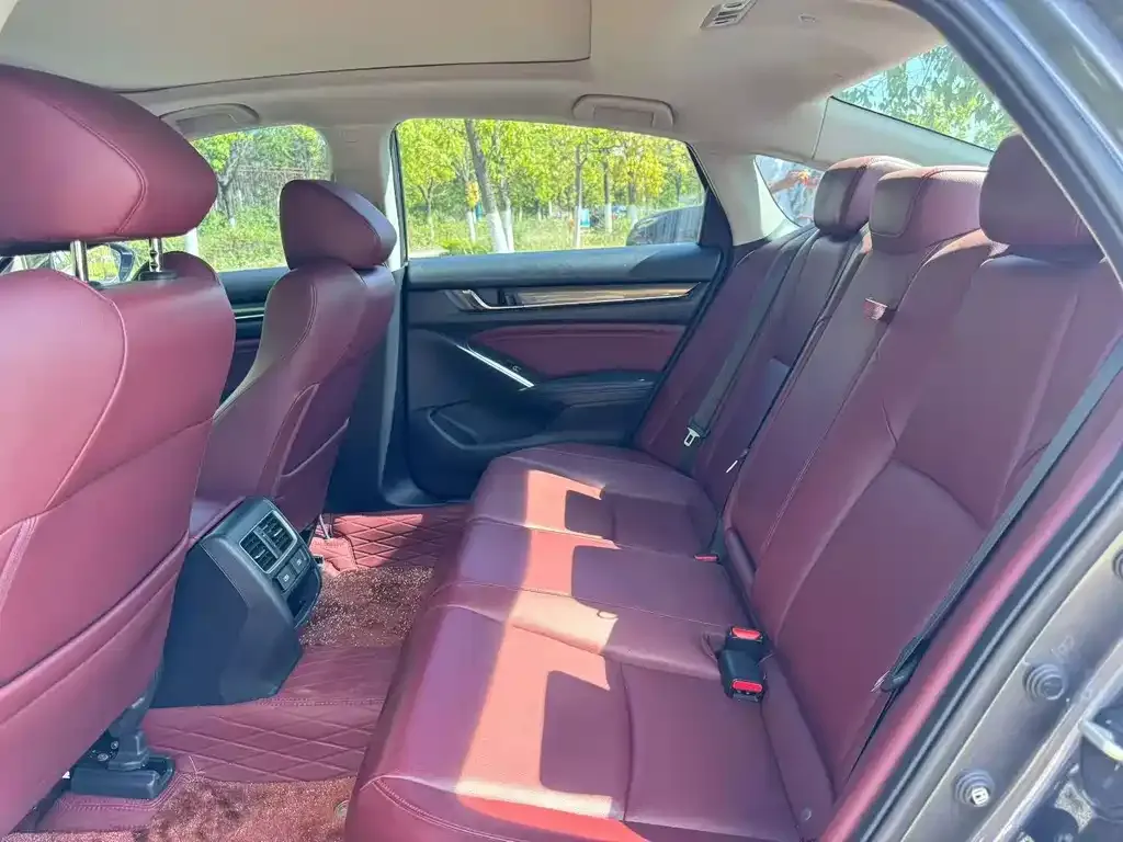 Honda Accord — фото 4