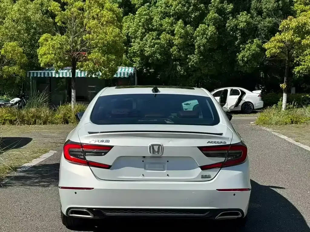 Honda Accord — фото 9