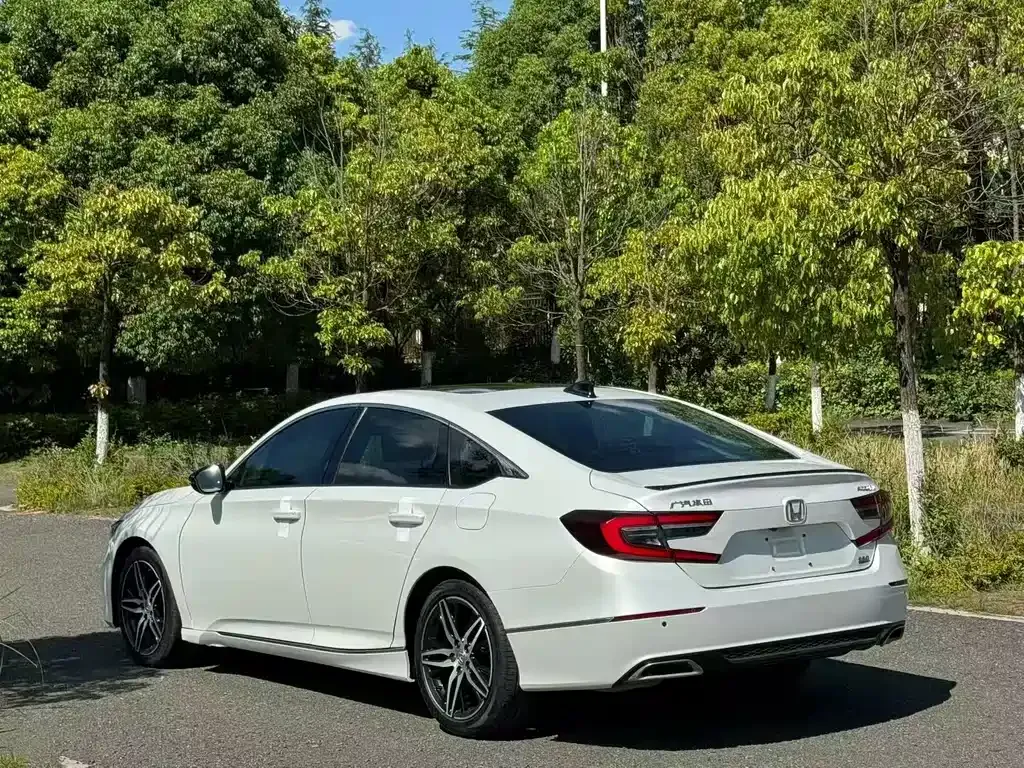 Honda Accord — фото 6