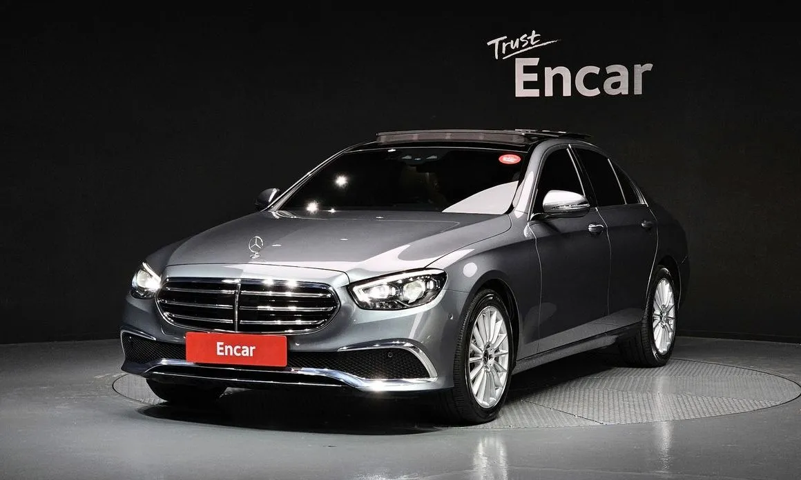 Mercedes-Benz E-Class — фото 1