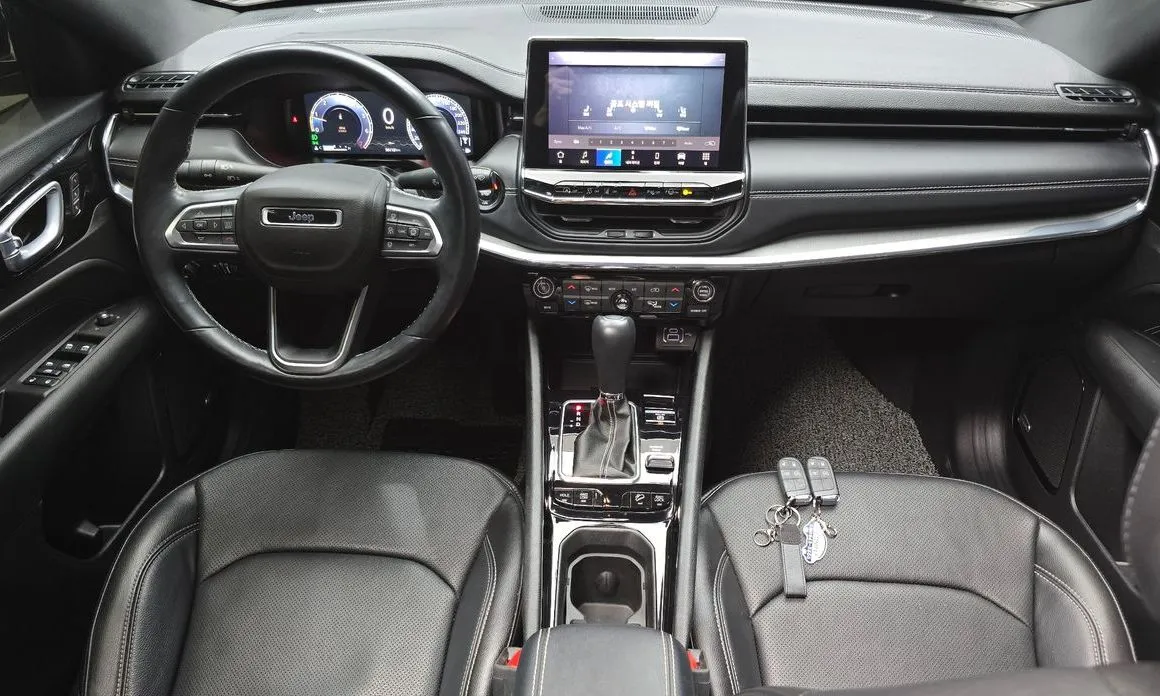 Jeep Compass — фото 6