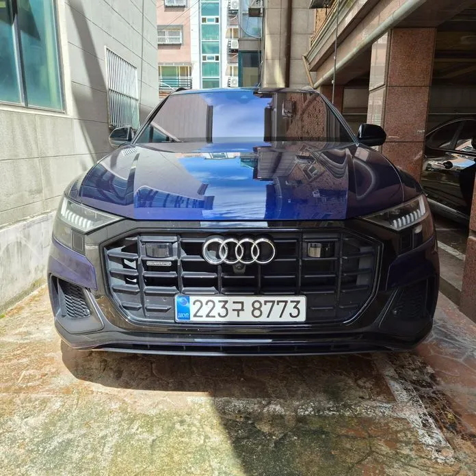 Audi Q8 — фото 1