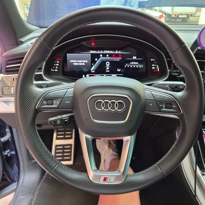 Audi Q8 — фото 4