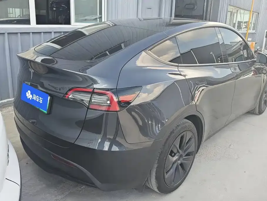 Tesla Model Y — фото 6