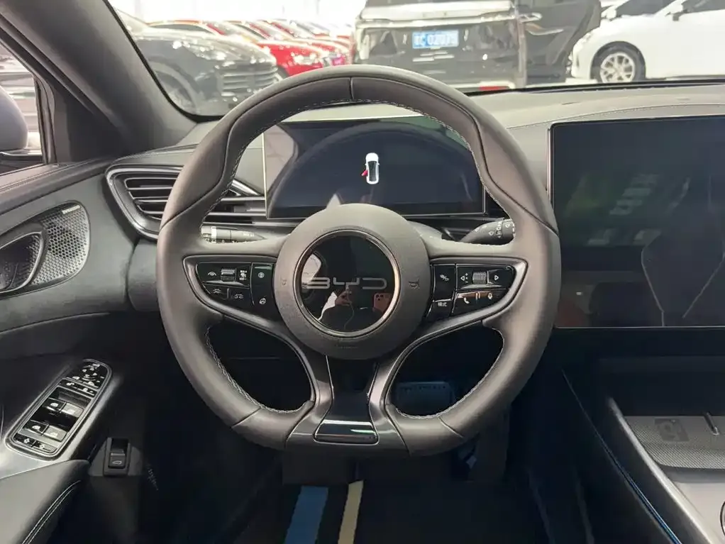 BYD Seal — фото 7