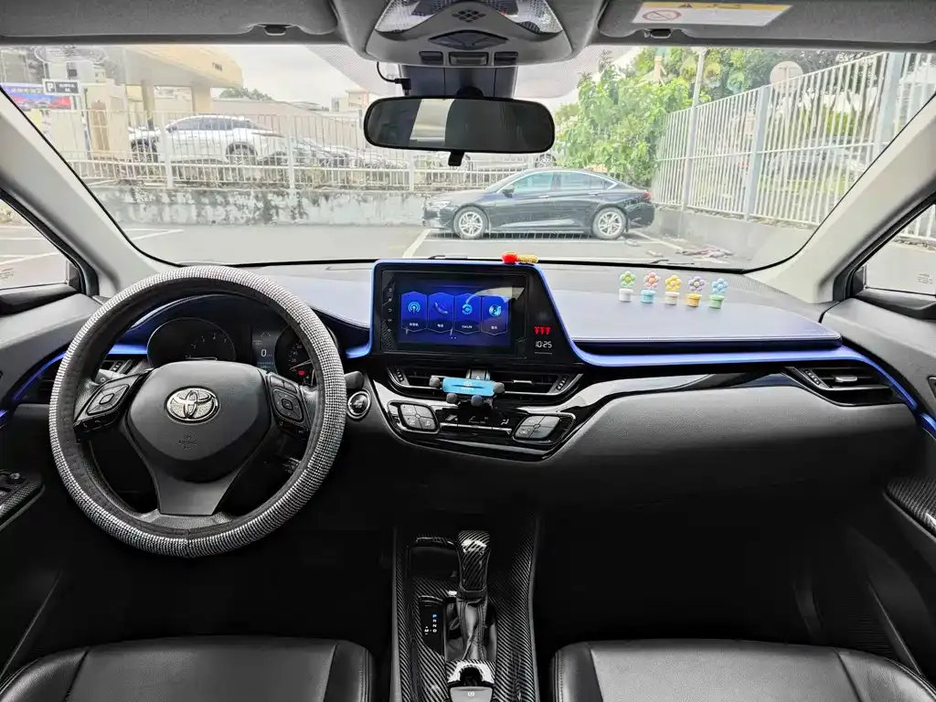 Toyota C-HR — фото 6