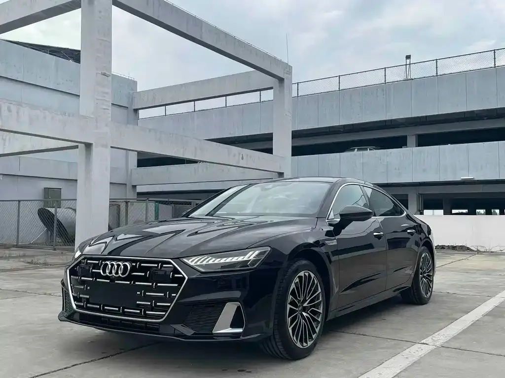 Audi A7L — фото 1