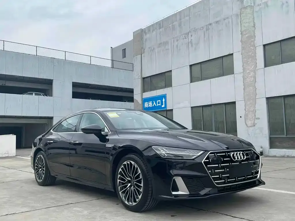 Audi A7L — фото 7