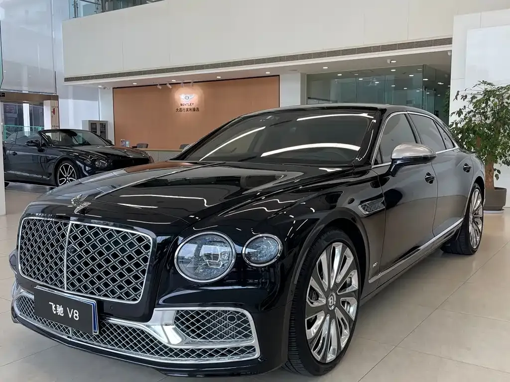 Bentley Flying Spur — фото 1