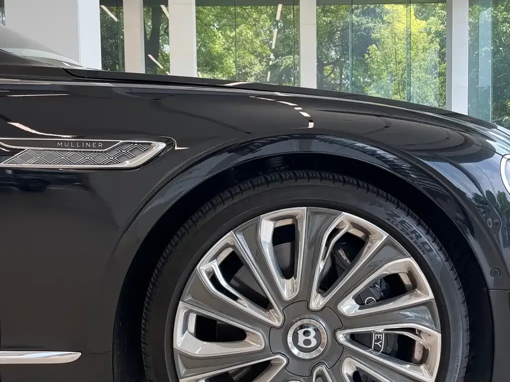 Bentley Flying Spur — фото 6