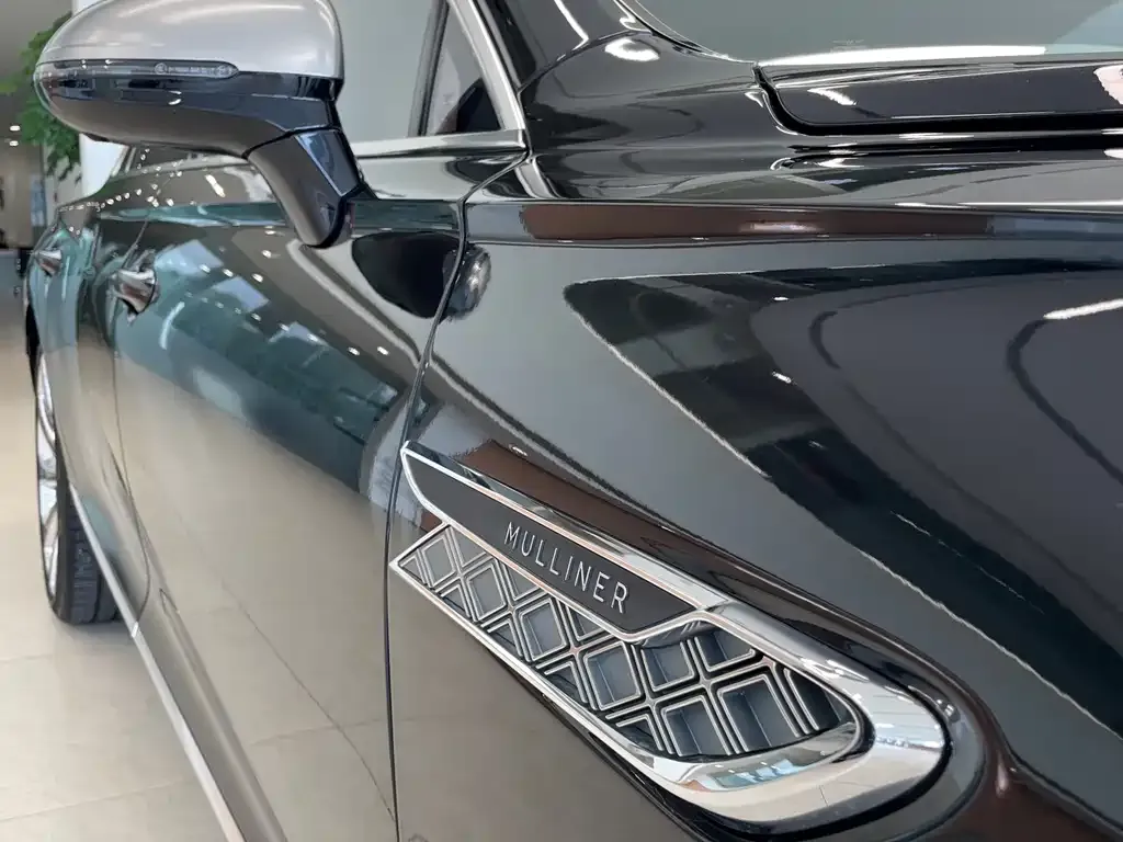 Bentley Flying Spur — фото 7