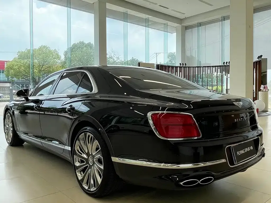 Bentley Flying Spur — фото 2