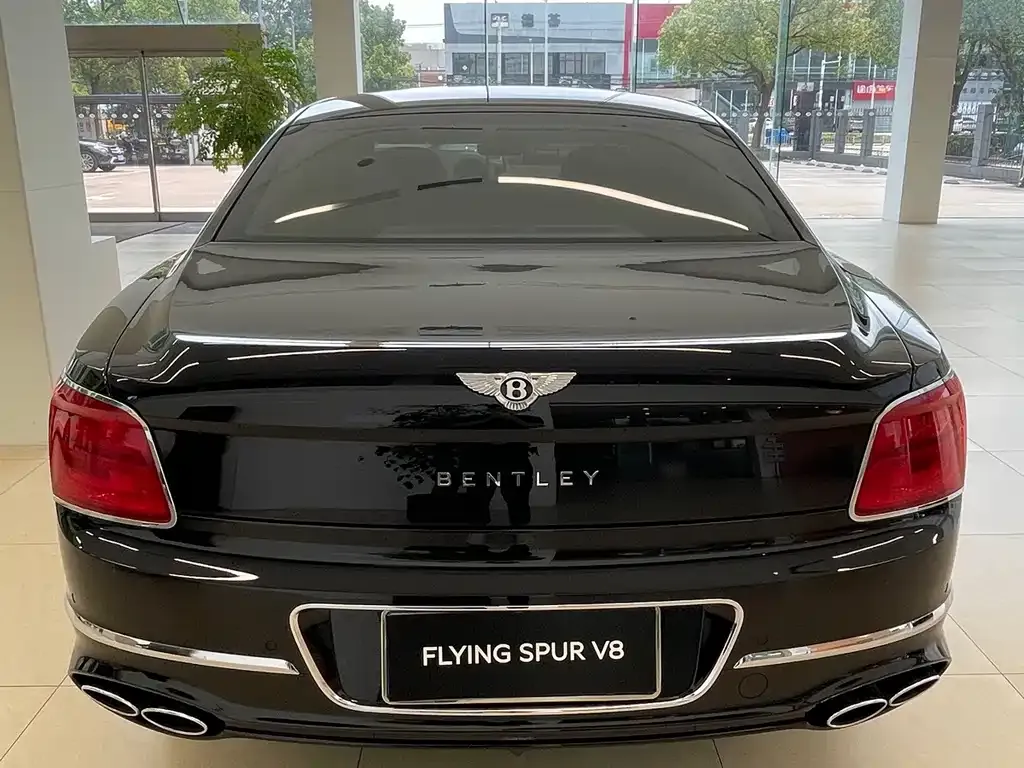 Bentley Flying Spur — фото 3