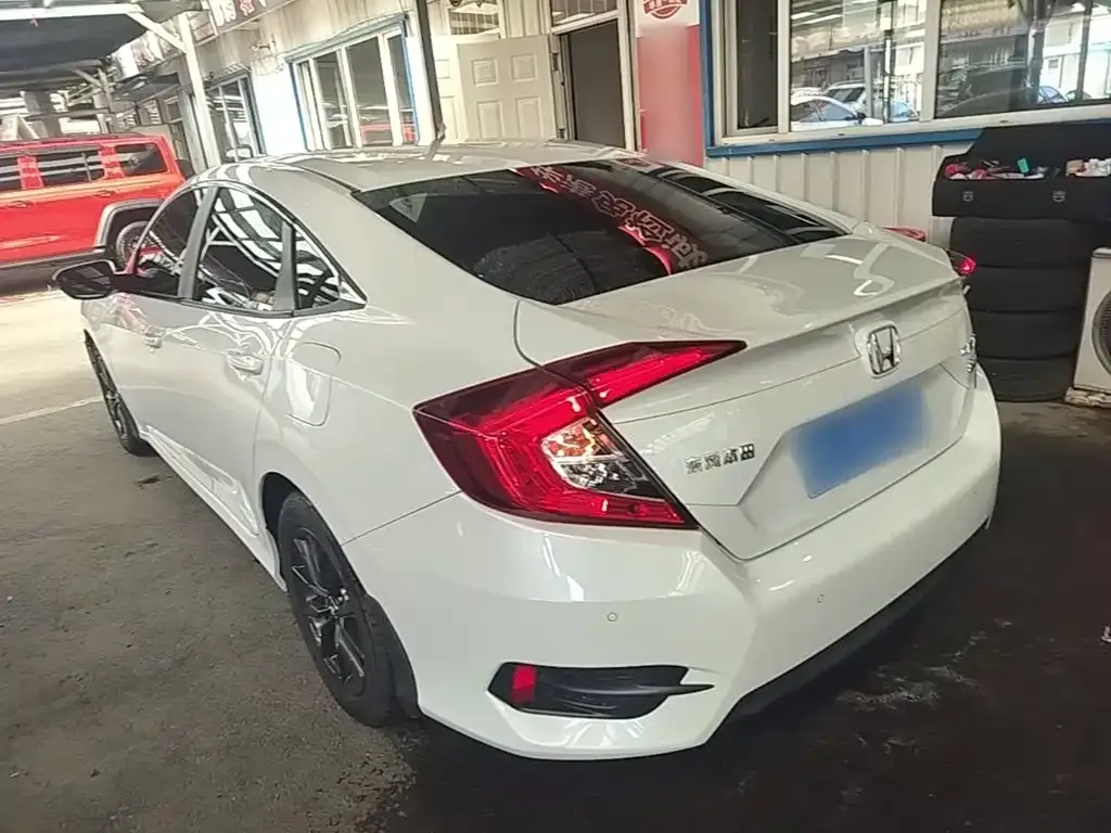 Honda Civic — фото 9