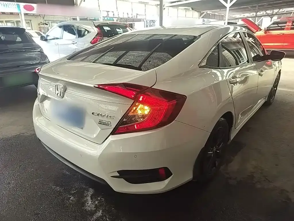 Honda Civic — фото 10