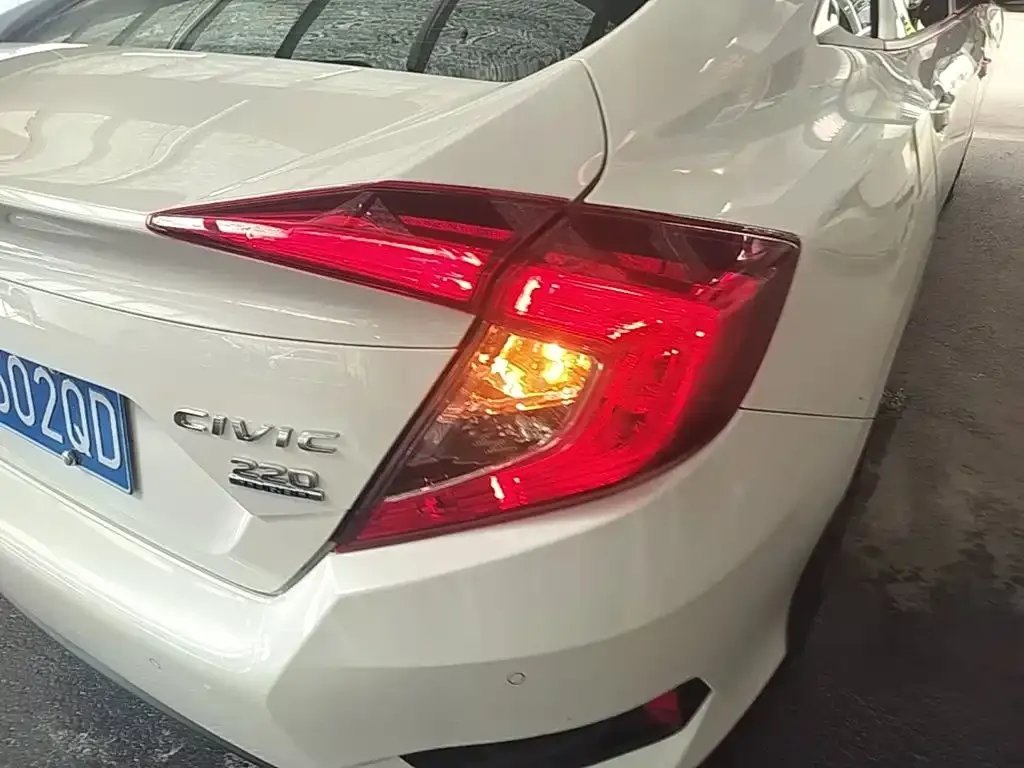 Honda Civic — фото 6