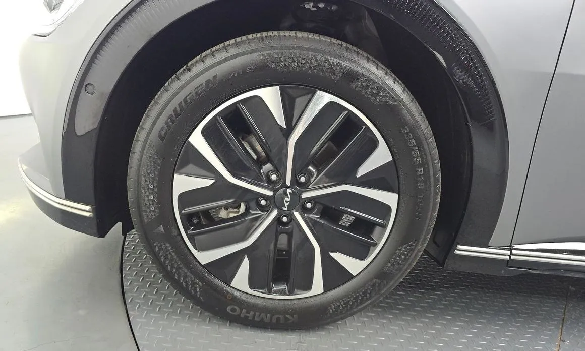 Kia EV6 — фото 9