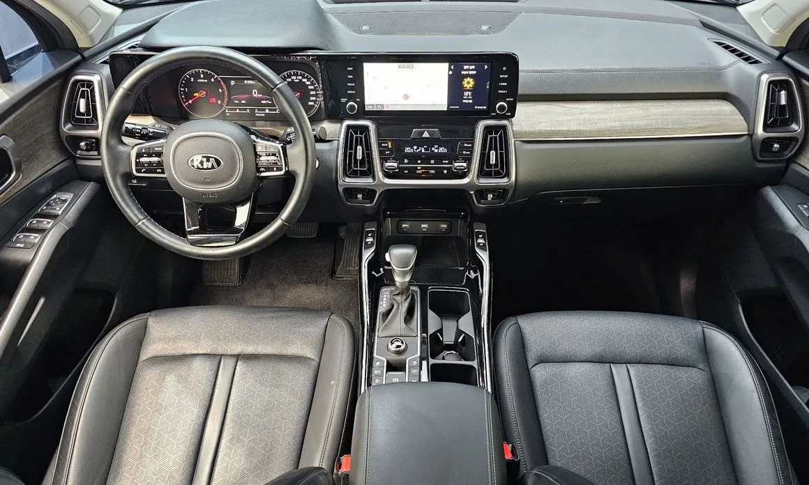 Kia Sorento — фото 7