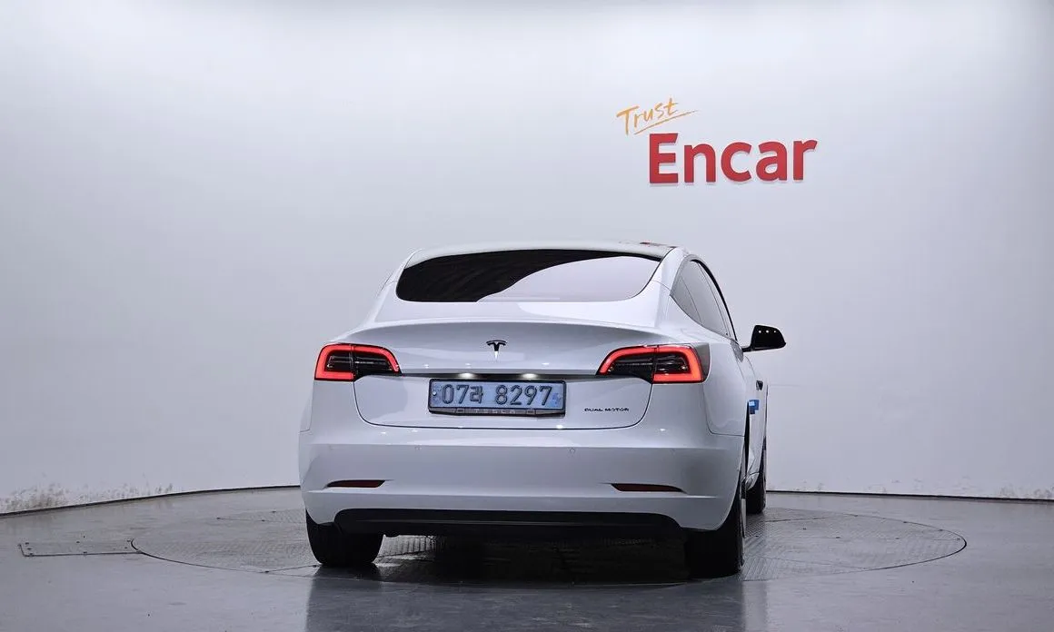 Tesla Model 3 — фото 2
