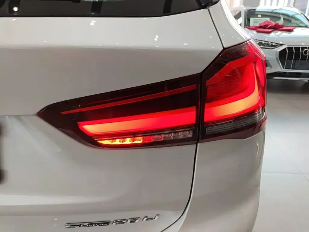 BMW X1 — фото 10