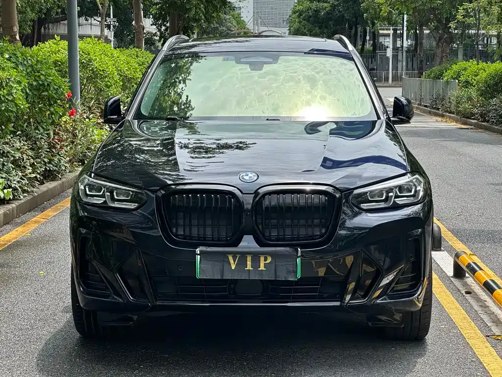 BMW iX3 — фото 10