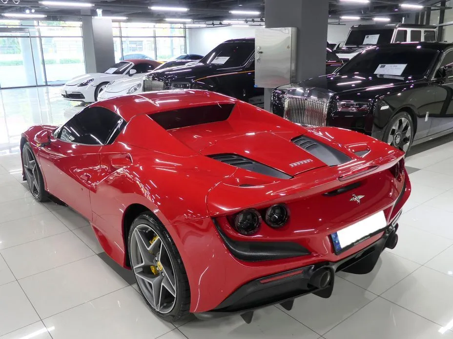 Ferrari F8 — фото 8