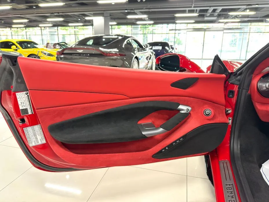 Ferrari F8 — фото 5