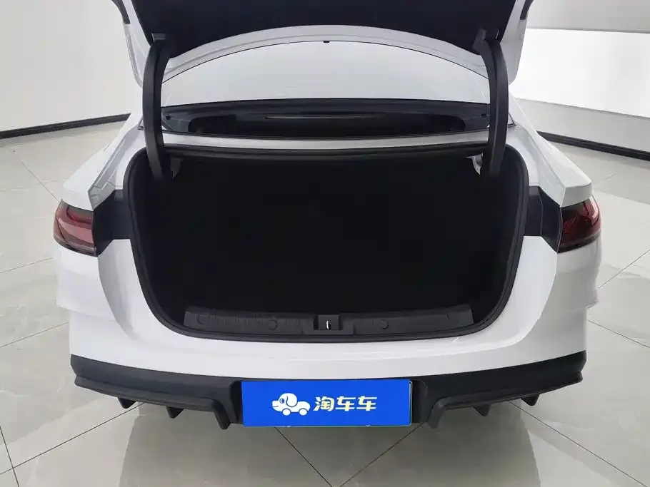BYD Qin L — фото 9