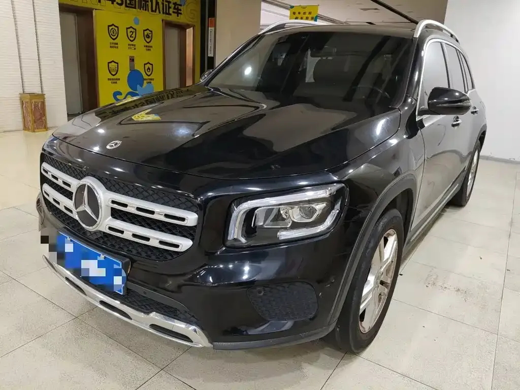 Mercedes-Benz GLB — фото 1