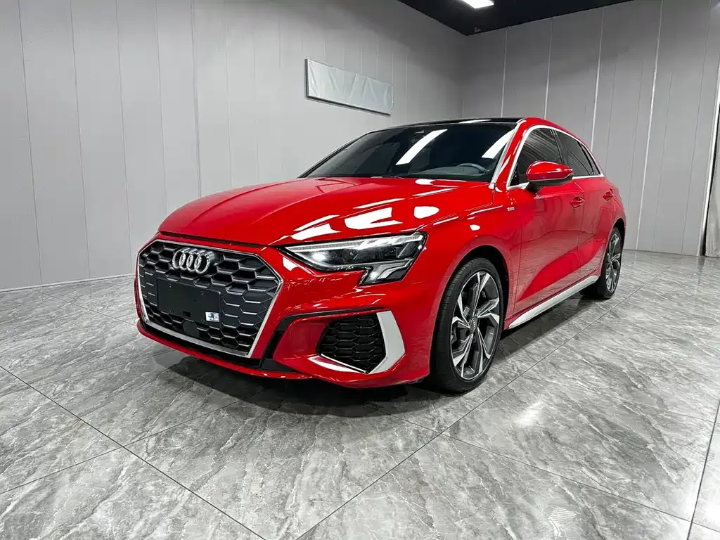 Audi A3 — фото 1