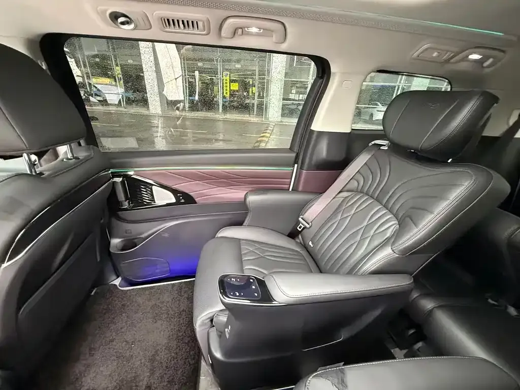 GAC Motor Trumpchi M8 — фото 9