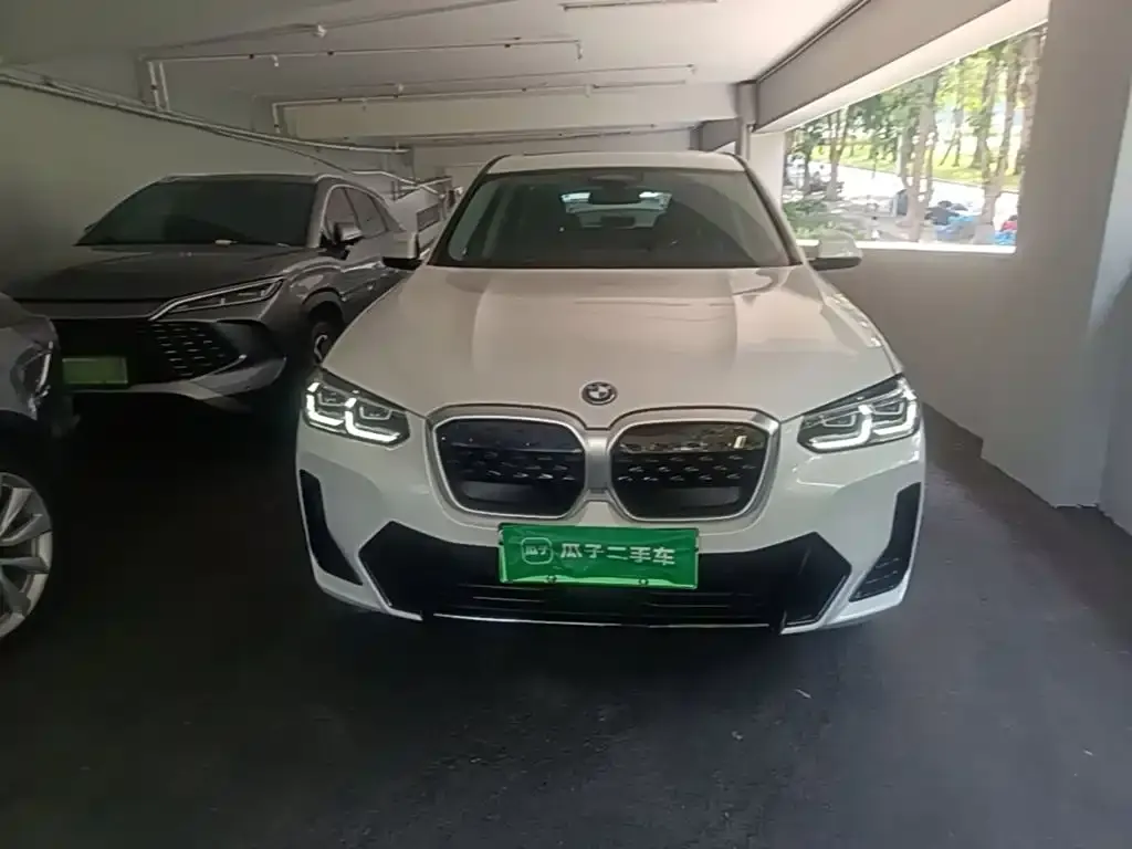 BMW iX3 — фото 2
