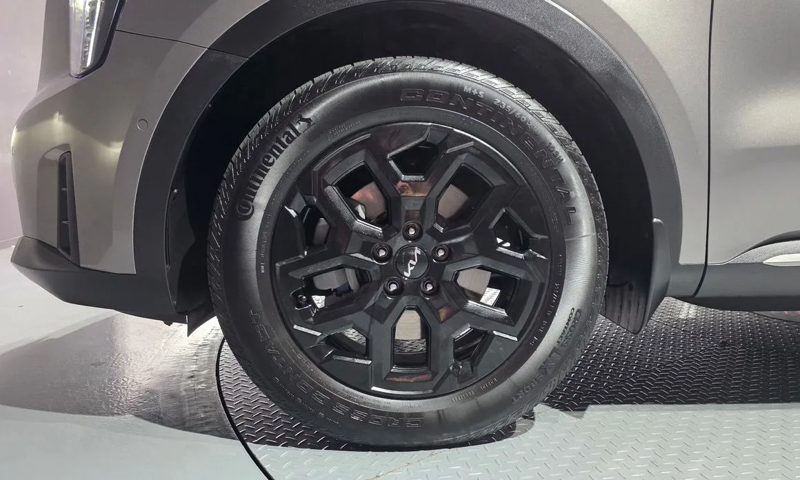 Kia Sorento — фото 5