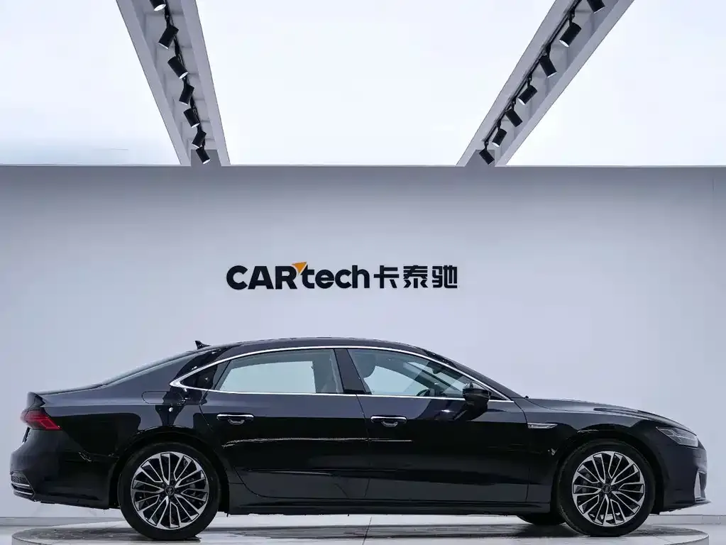 Audi A7L — фото 6