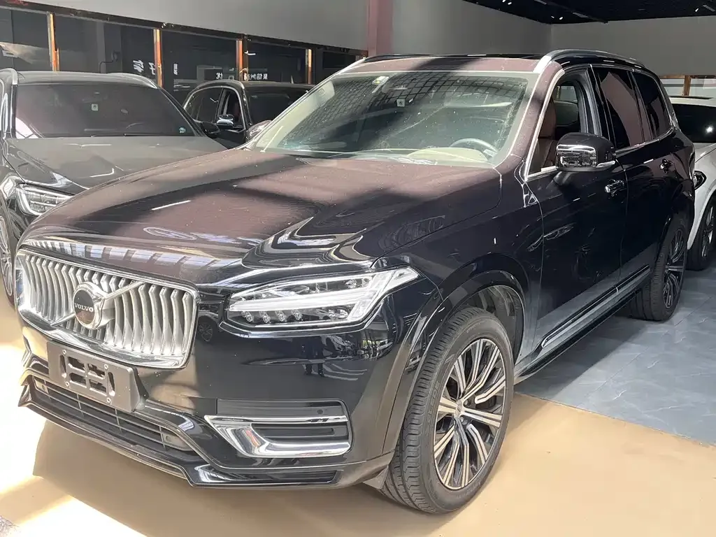 Volvo XC90 — фото 1