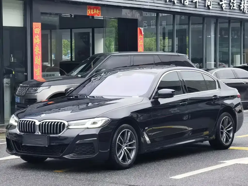 BMW 5 Series — фото 1